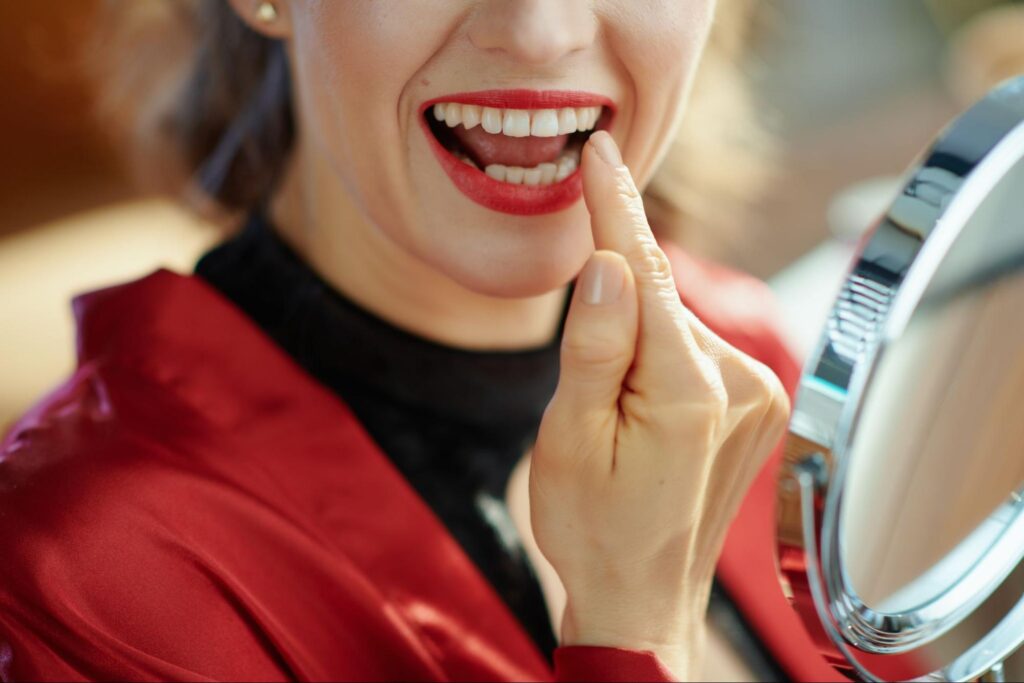 The Benefits of Cosmetic Bonding vs. Veneers